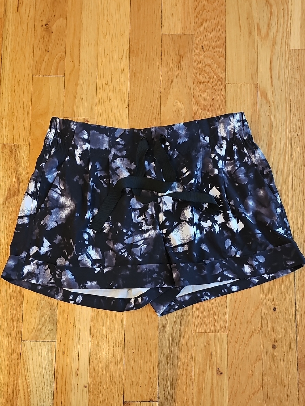 lululemon athletica Black & White Abstract Print Athletic Shorts